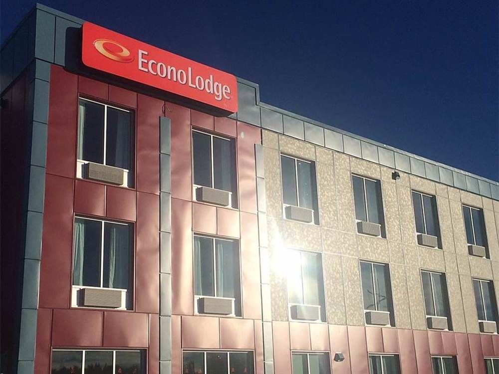 Econo Lodge Fox Creek Exteriör bild